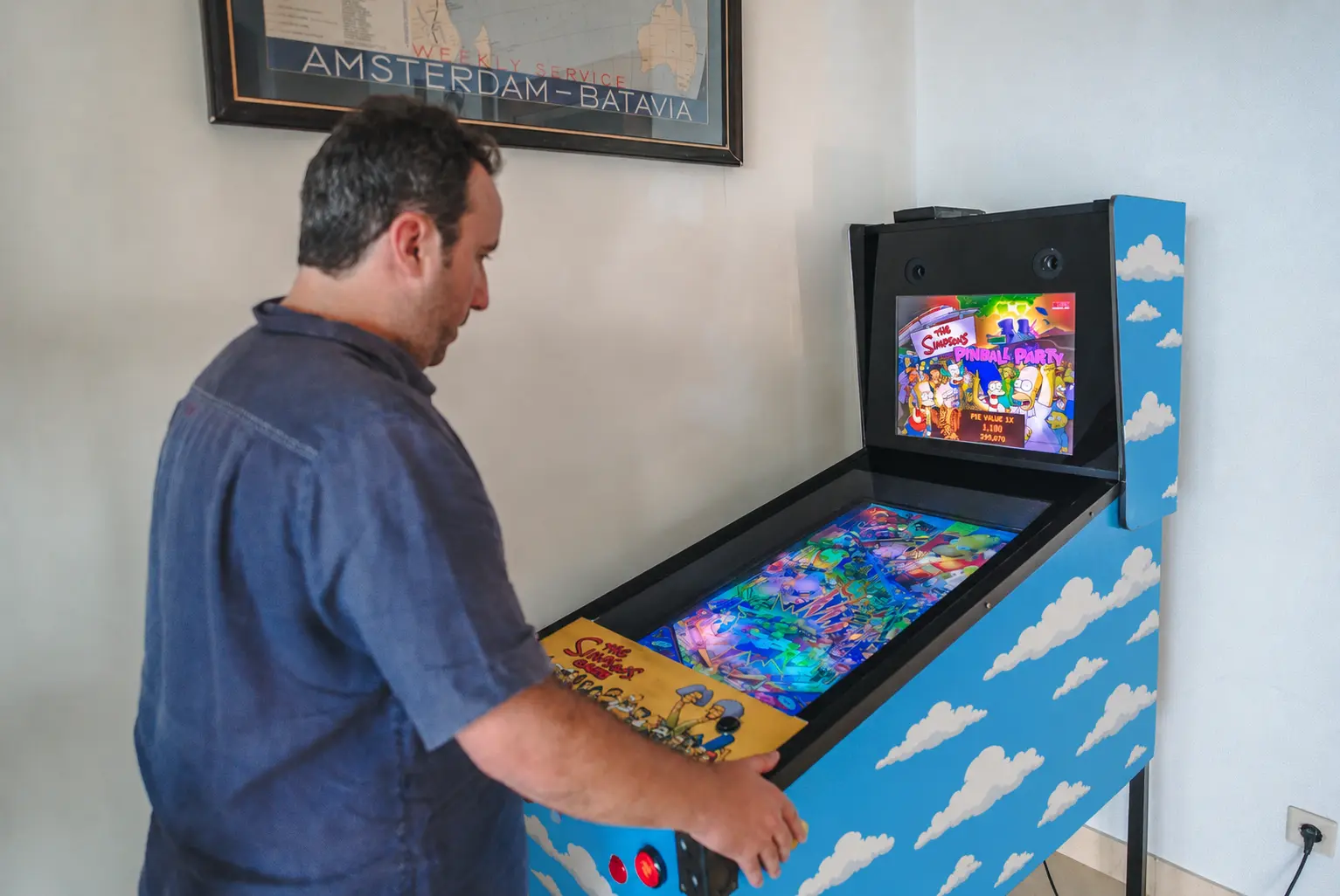 Vintage pinball machine in the lounge at Primavera Beach House.